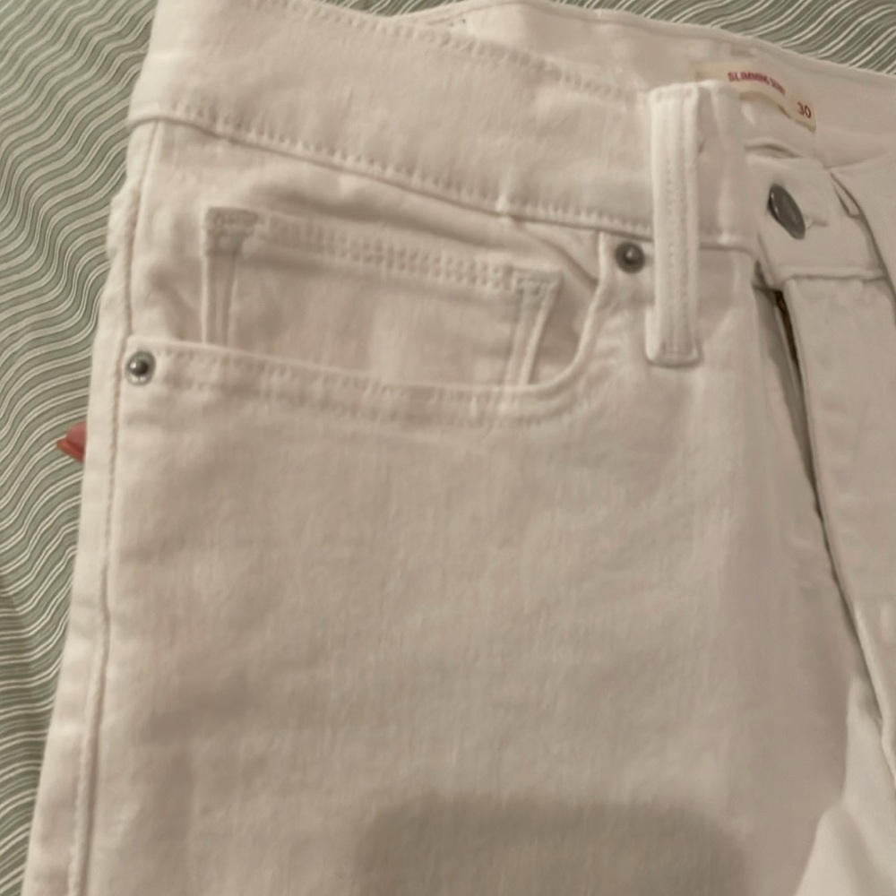 Levi’s 711 Slimming Skinny Jeans - Picture 7 of 8